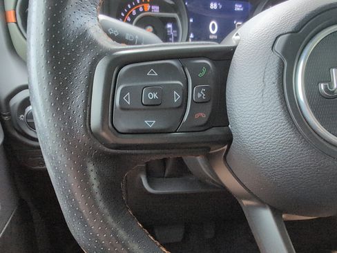 Used 2024 Jeep Gladiator Mojave AWD/4WD image 19