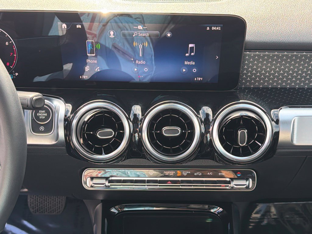 Used 2026 Mercedes-Benz GLB 250 image 31