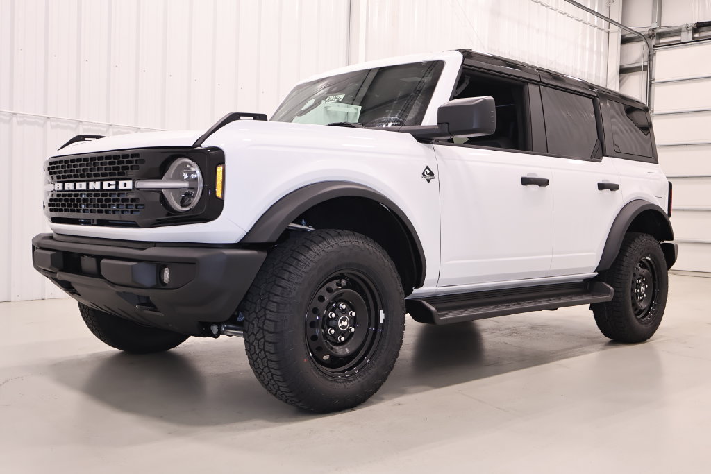 New 2026 Ford Bronco Outer Banks w/ Black Appearance Package AWD/4WD image 5