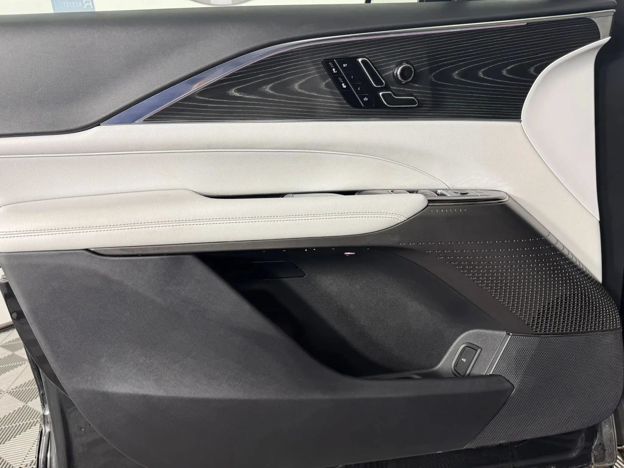 Used 2024 Cadillac Lyriq Luxury w/ LPO, Floor Liner Package AWD/4WD image 40