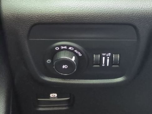 Certified 2025 Jeep Grand Cherokee Limited RWD image 18