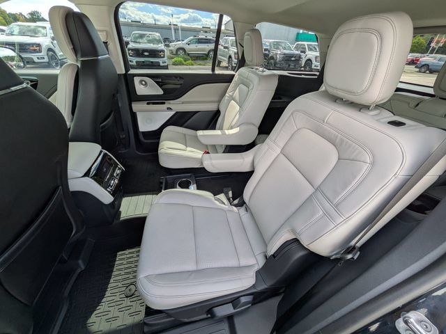 Used 2026 Lincoln Aviator Reserve w/ Luxury Package AWD/4WD image 19