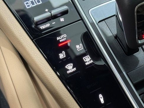 Certified 2022 Porsche Cayenne E-Hybrid image 24