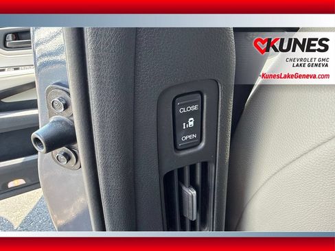 Used 2025 Honda Odyssey EX-L image 16