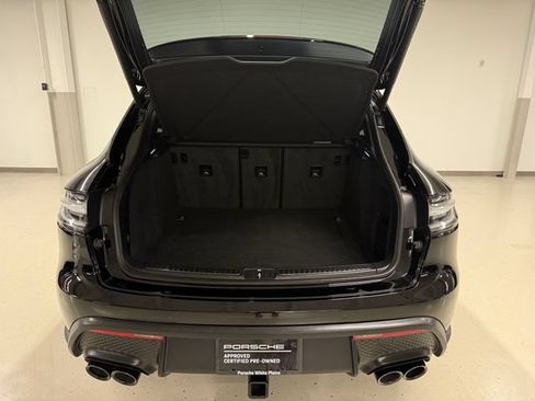 Certified 2023 Porsche Macan S AWD/4WD image 14