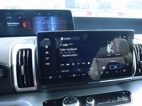 New 2025 Ford Expedition Active image 5