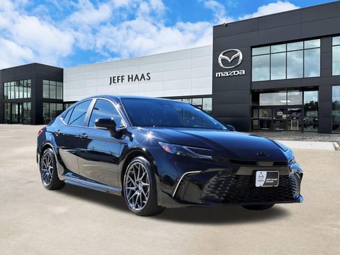 Used 2025 Toyota Camry XSE w/ Premium Package image 4