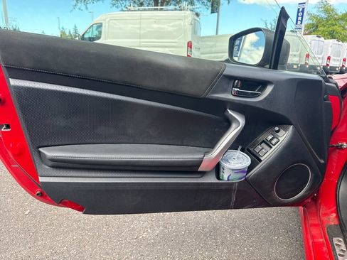 Used 2019 Toyota 86 RWD image 17