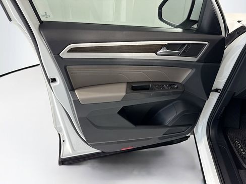 Used 2022 Volkswagen Atlas SE FWD image 25