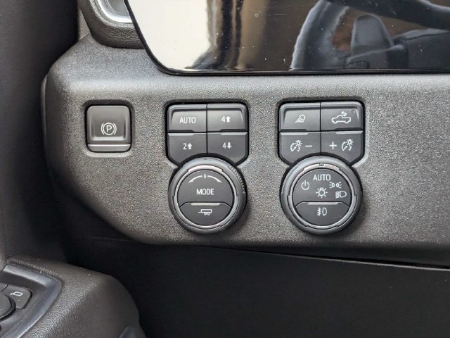 Used 2023 Chevrolet Silverado 1500 LTZ AWD/4WD image 23
