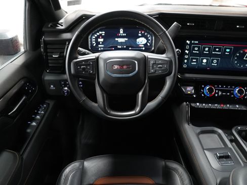 Used 2024 GMC Sierra 2500 AT4 w/ AT4 Preferred Package image 12