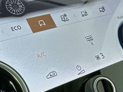 Used 2022 Land Rover Range Rover Velar R-Dynamic S image 23