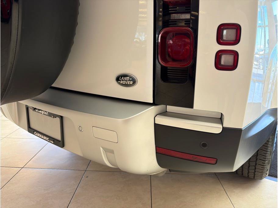 Used 2023 Land Rover Defender 130 SE AWD/4WD image 48