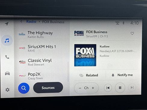 Used 2023 Toyota Corolla Cross XLE w/ Convenience Package image 9