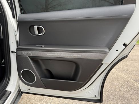 Used 2022 Hyundai Ioniq 5 Limited image 24