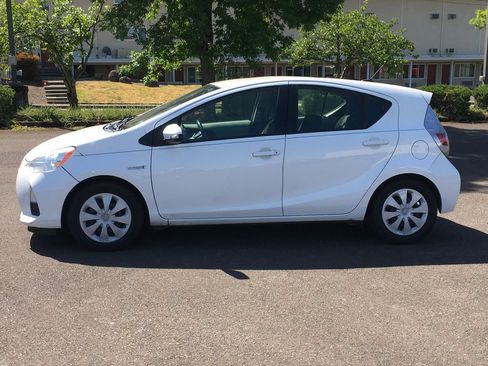 Used 2013 Toyota Prius C Three FWD image 3