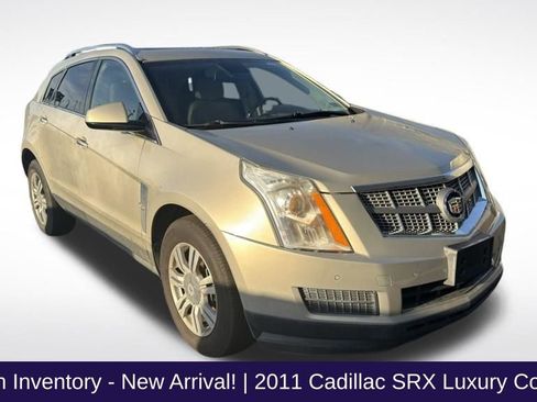 Used 2011 Cadillac SRX Luxury image 1