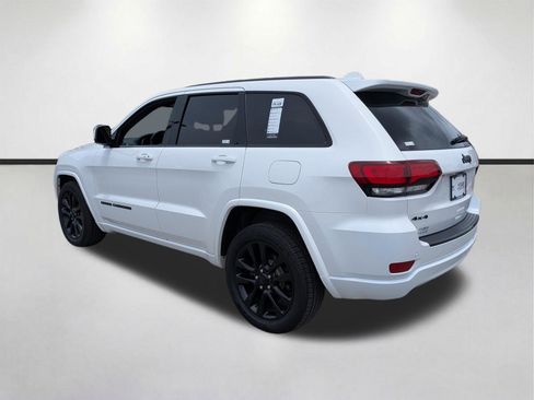 Used 2017 Jeep Grand Cherokee Altitude AWD/4WD image 6
