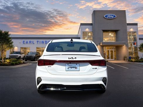 Used 2023 Kia Forte GT-Line w/ GT-Line Premium Package FWD image 7