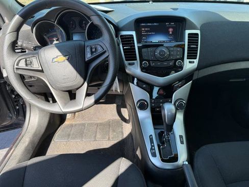 Used 2016 Chevrolet Cruze LT image 11