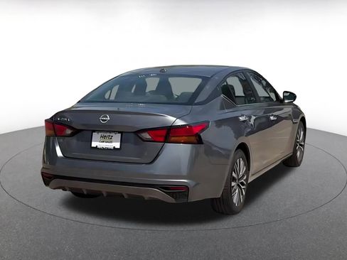 Used 2025 Nissan Altima 2.5 SV FWD image 14