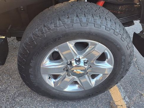 Used 2025 Chevrolet Silverado 2500 LT w/ Texas Edition image 25