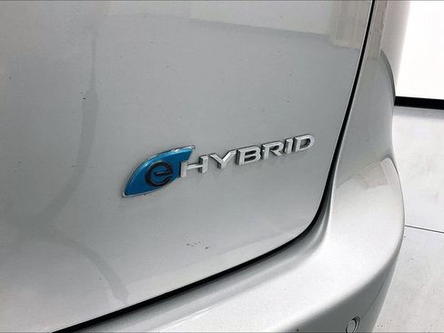 Used 2024 Chrysler Pacifica Limited FWD image 37