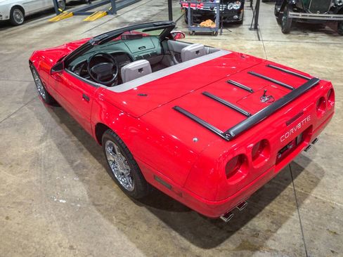Used 1991 Chevrolet Corvette Convertible image 16