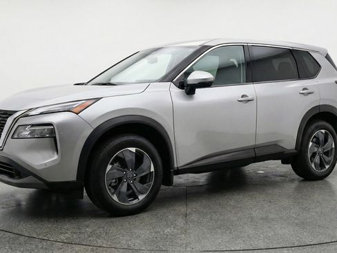 Used 2025 Nissan Rogue SV FWD image 3