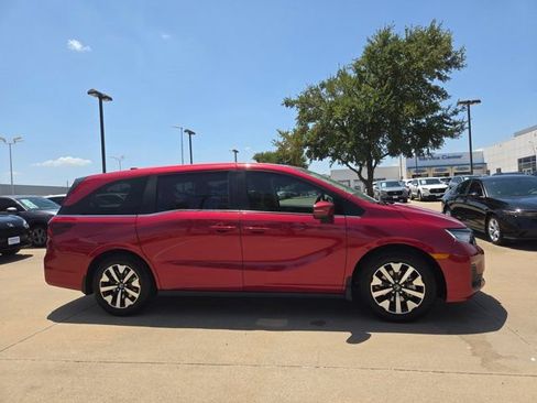 New 2026 Honda Odyssey EX-L image 4