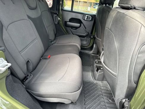 Used 2022 Jeep Wrangler Unlimited Sport image 17