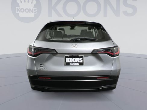 Used 2023 Honda HR-V LX image 5