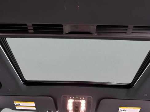 Certified 2025 Mercedes-Benz GLE 450 4MATIC image 12