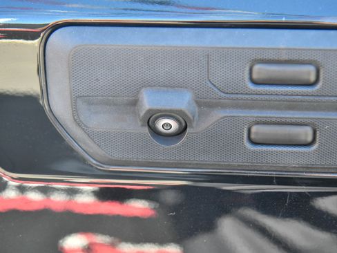 Used 2023 GMC Sierra 1500 Elevation image 41