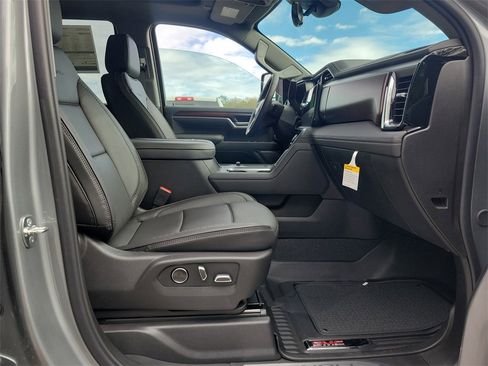 New 2026 GMC Sierra 2500 Denali w/ Denali Reserve Package image 13
