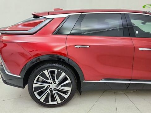 Used 2024 Cadillac Lyriq Luxury w/ LPO, Floor Liner Package image 12