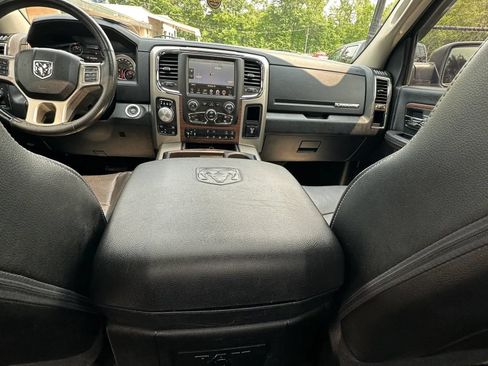 Used 2014 RAM 1500 Laramie w/ Convenience Group AWD/4WD image 22