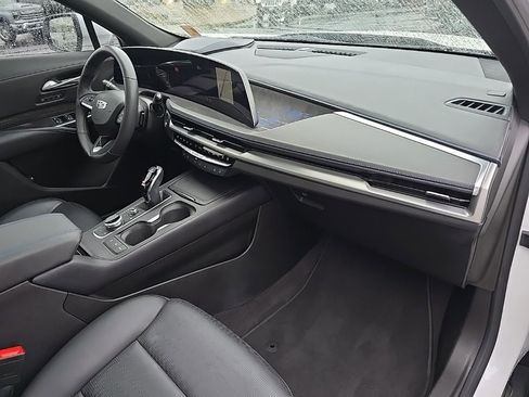 Used 2024 Cadillac XT4 Sport image 35