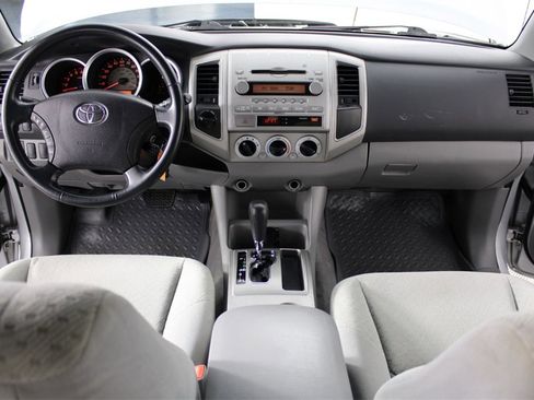 Used 2005 Toyota Tacoma Base image 19