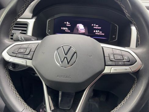 Used 2022 Volkswagen Atlas Cross Sport SE w/ Panoramic Sunroof Package image 51