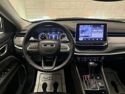 Used 2022 Jeep Compass Latitude image 5