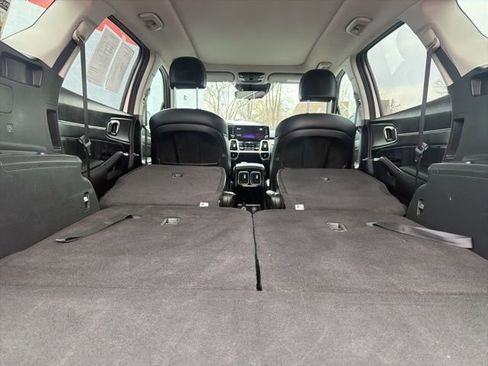 Certified 2022 Kia Sorento SX image 27