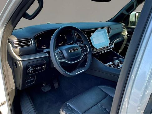 Used 2022 Jeep Wagoneer Series II AWD/4WD image 17