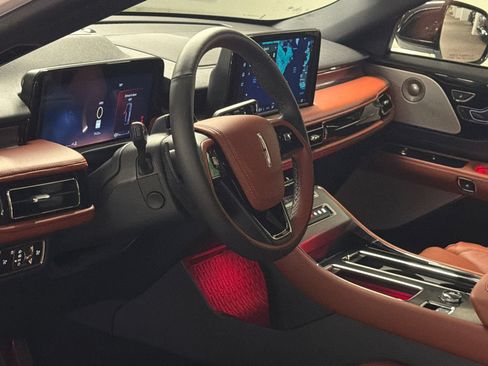 New 2026 Lincoln Aviator Reserve AWD/4WD image 16