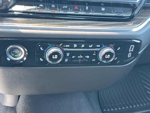 Used 2024 Chevrolet Silverado 1500 LT AWD/4WD image 32