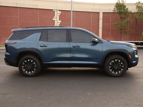 New 2026 Chevrolet Traverse Z71 w/ LPO, Floor Liner Package AWD/4WD image 35