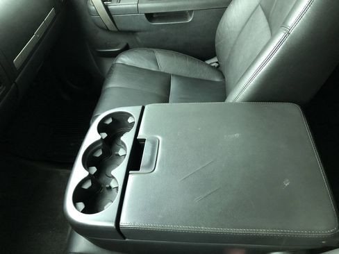 Used 2013 Chevrolet Silverado 2500 LT w/ Interior Plus Package image 17