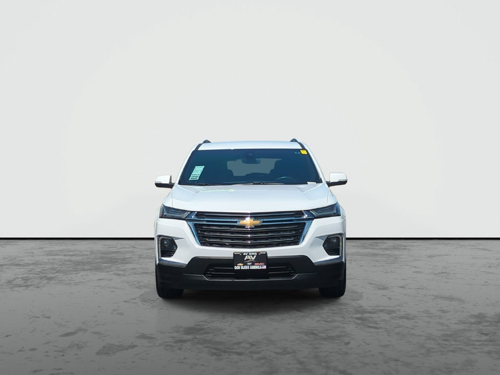 Used 2023 Chevrolet Traverse LT FWD image 3
