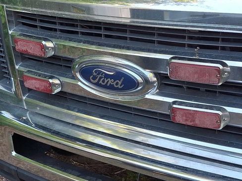 Used 2011 Ford E-350 and Econoline 350 Super Duty RWD image 5