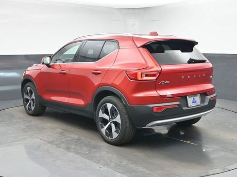 Used 2023 Volvo XC40 B4 Plus w/ Driver Assist Package image 6